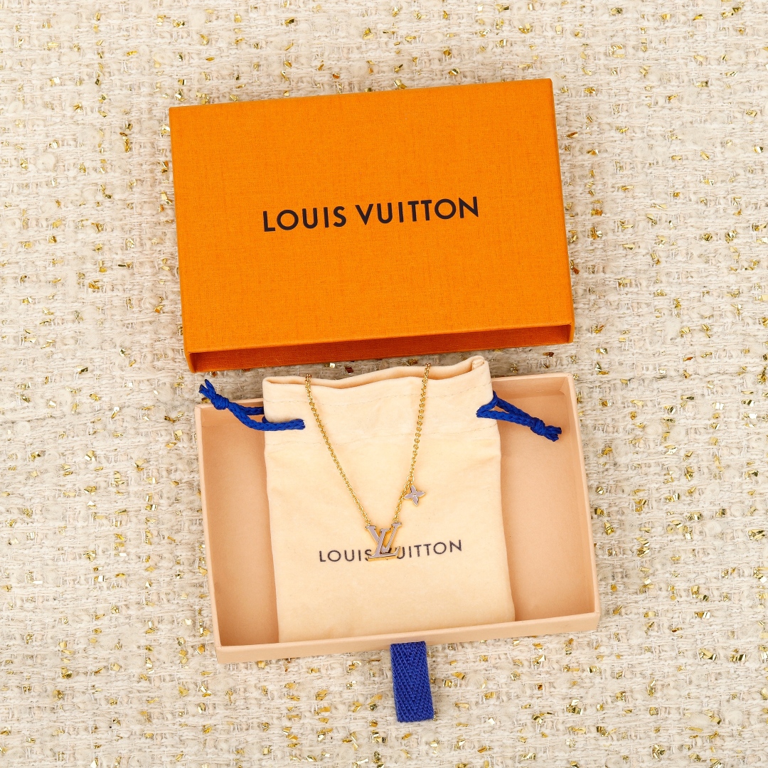 LV necklace-84