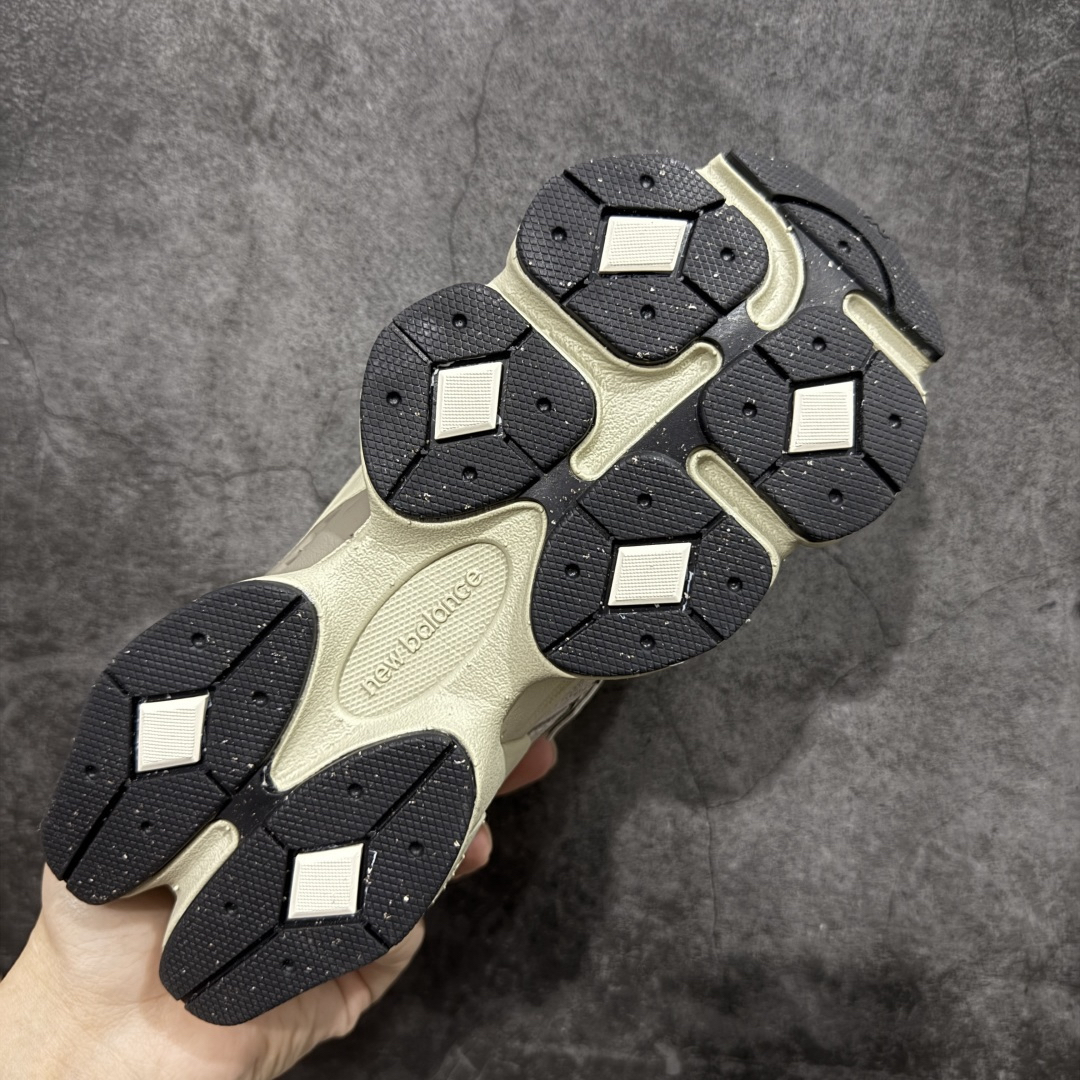 New Balance Sneakers-240