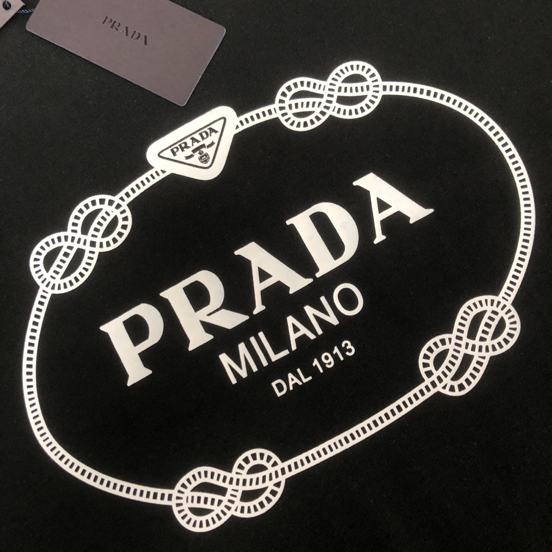 Prada clothing-274