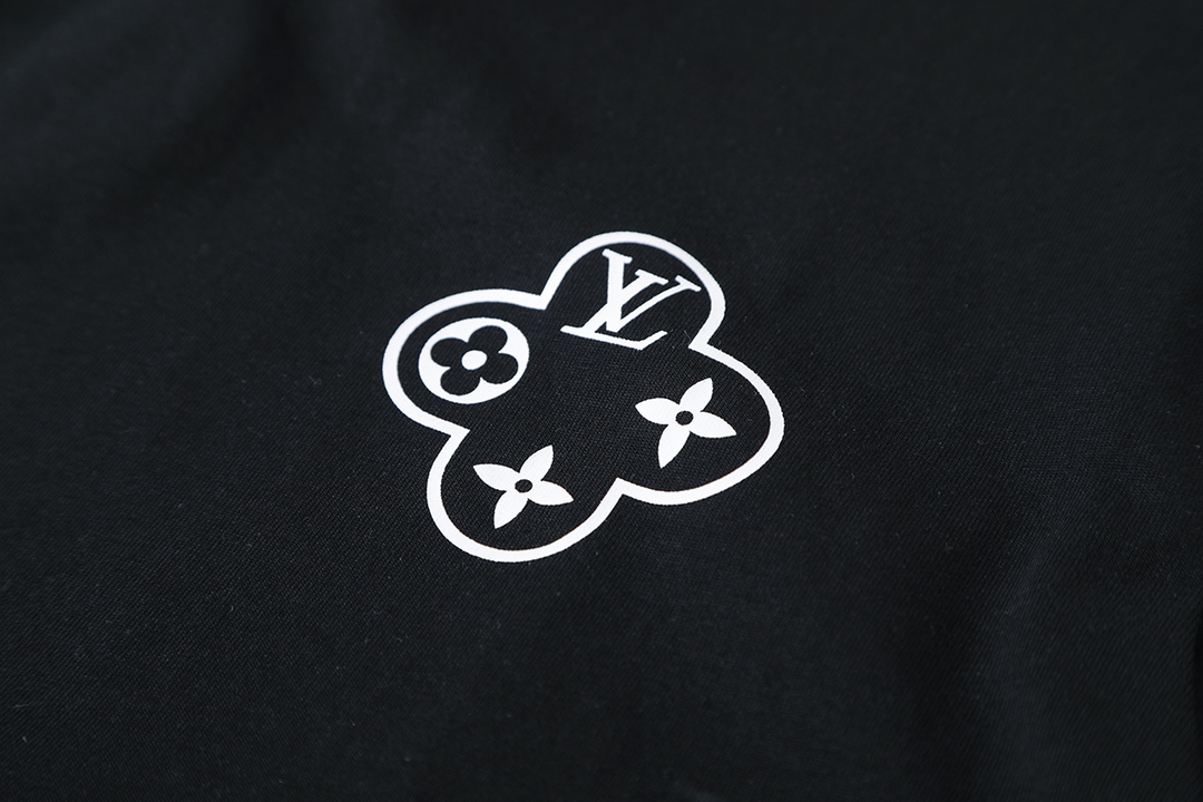LV clothing-13
