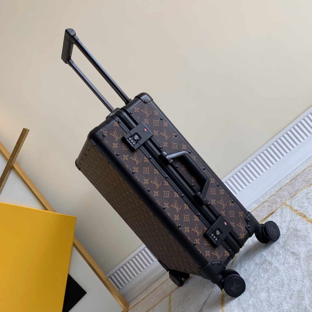 LV luggage-94