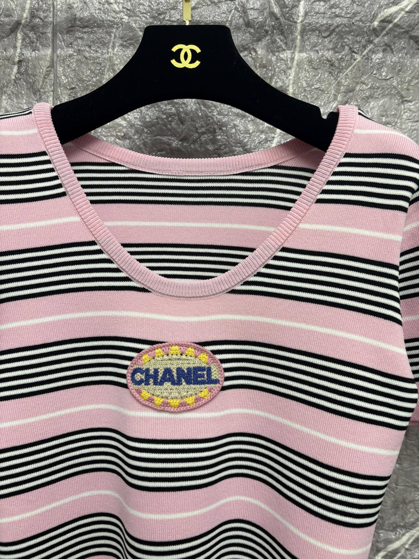 Chanel clothing-48