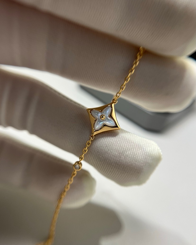 LV Bracelet-10
