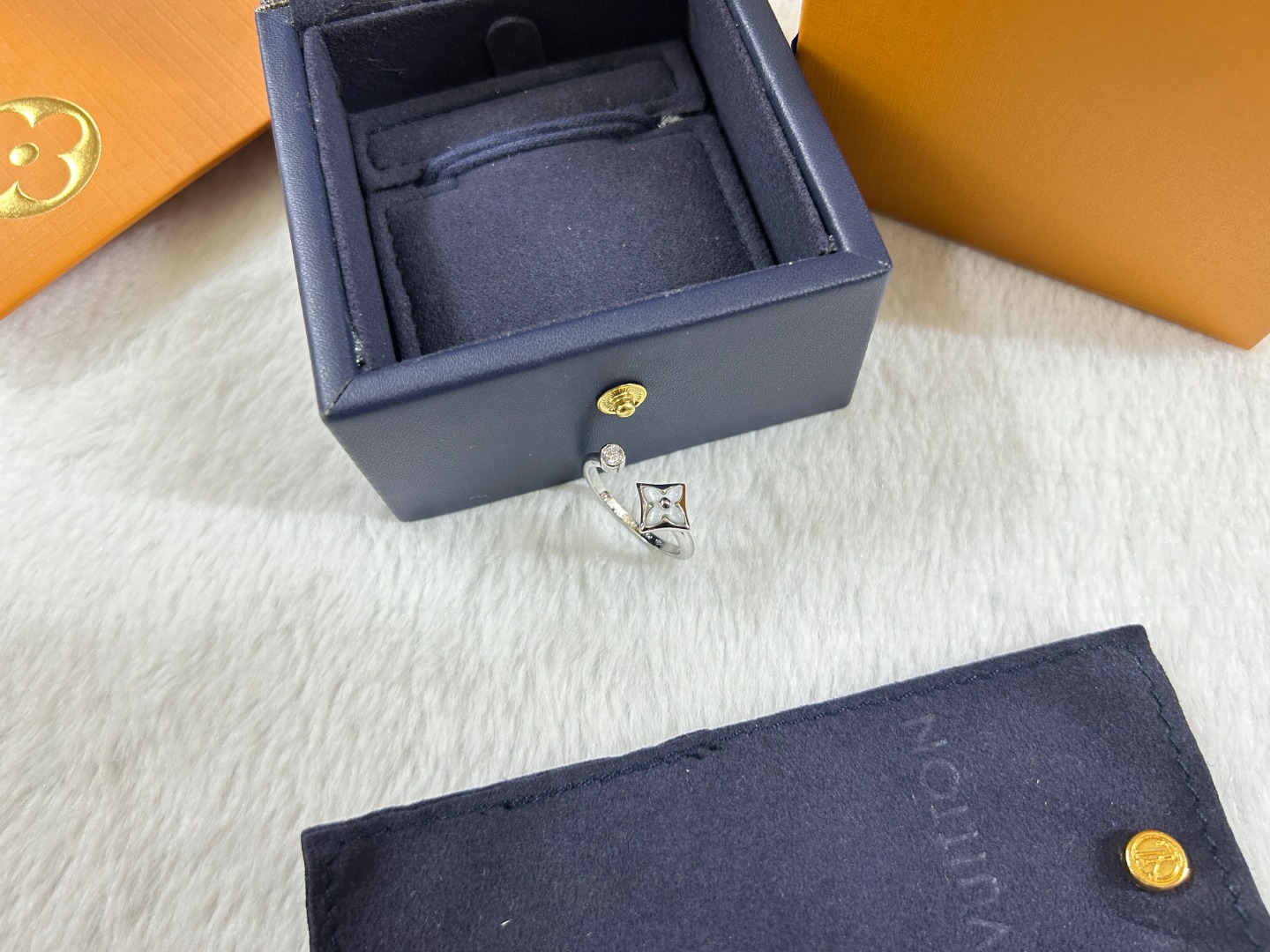 LV ring-59