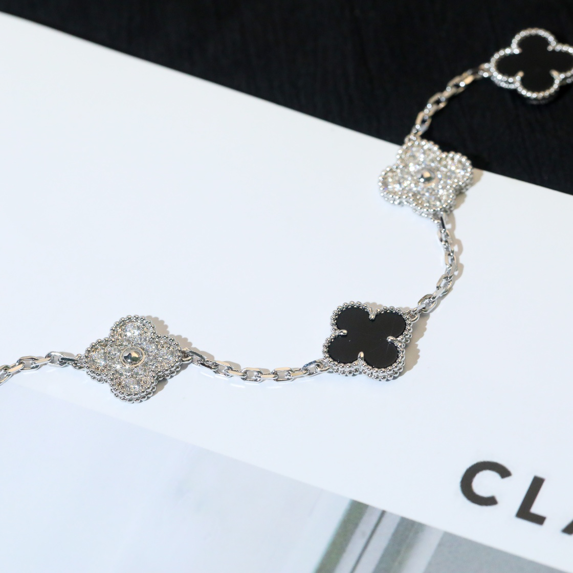 Van Cleef & Arpels Bracelet-71