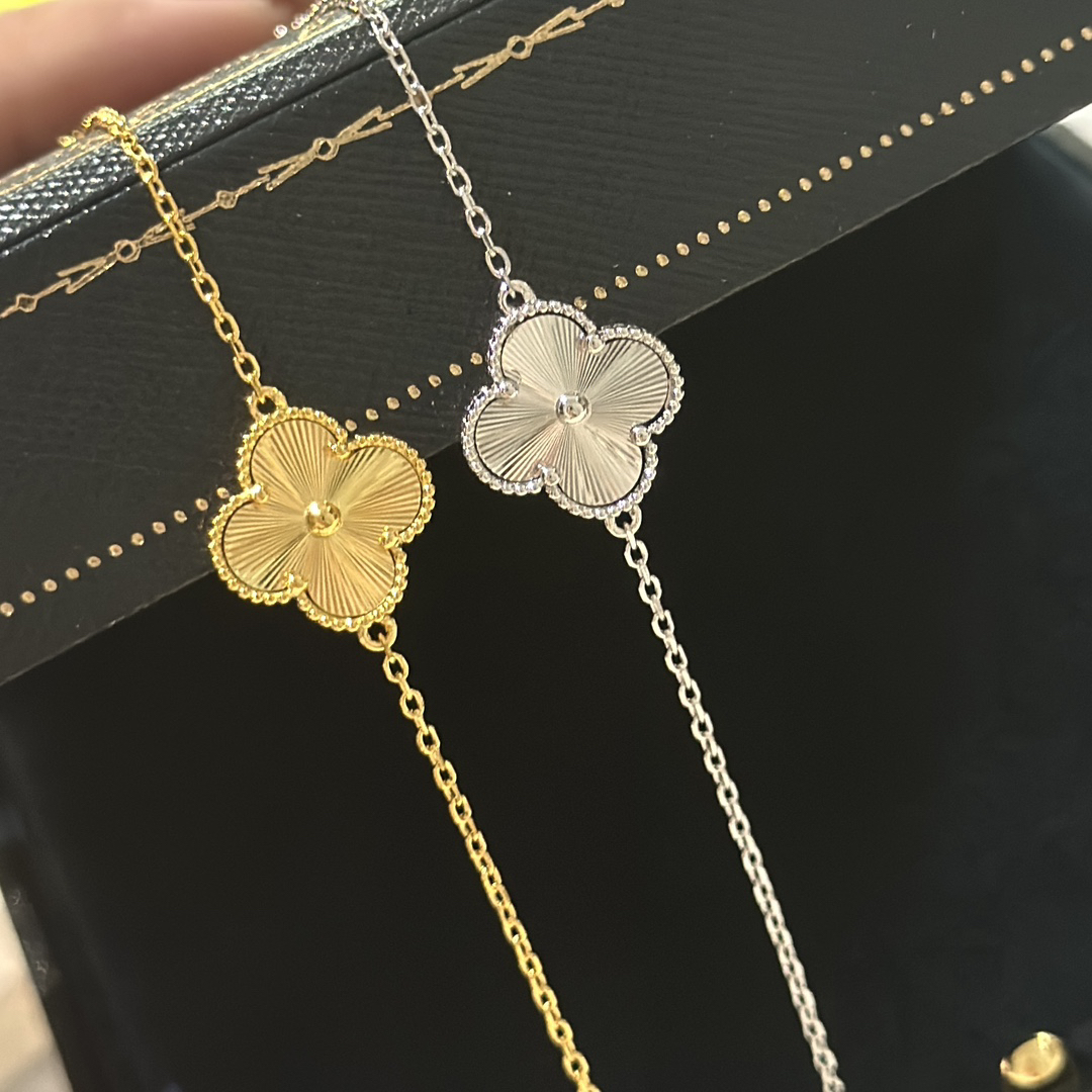 Van Cleef & Arpels Bracelet-29