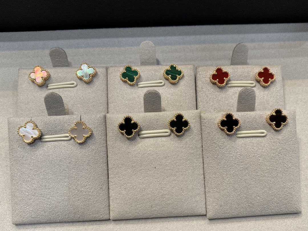 Van Cleef & Arpels earring-64