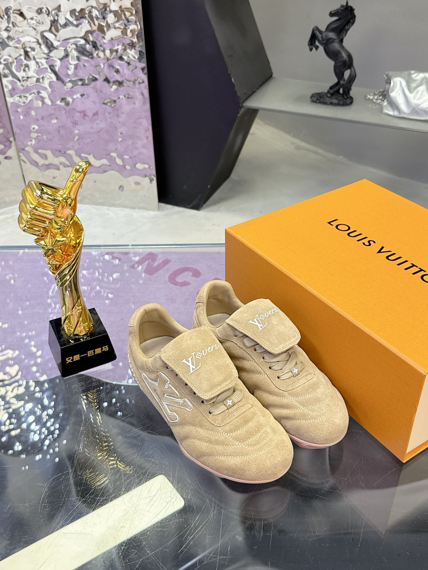 Lv Sneakers-109