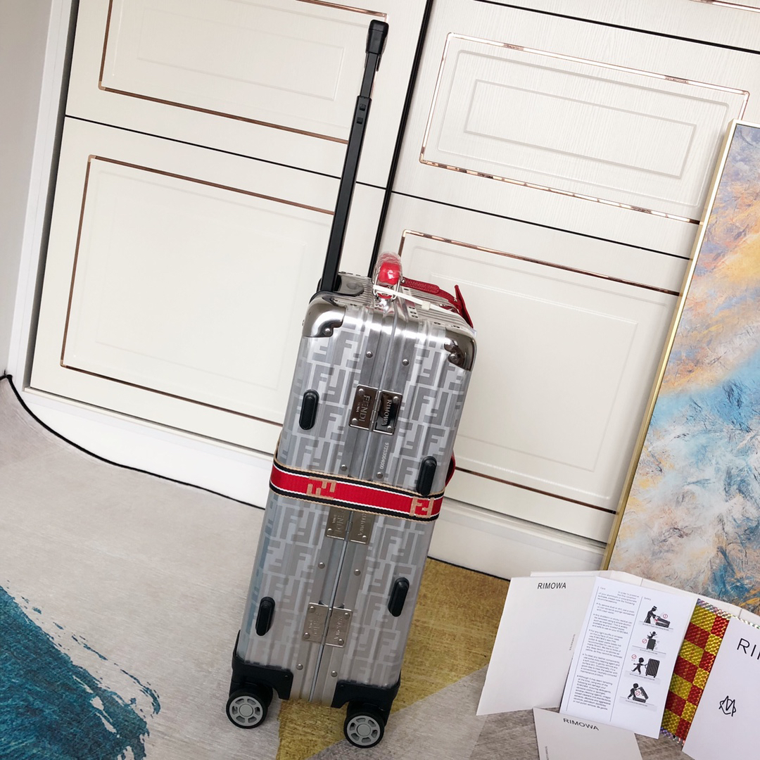 Fendi luggage-12
