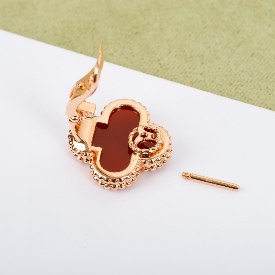 Van Cleef & Arpels earring-35