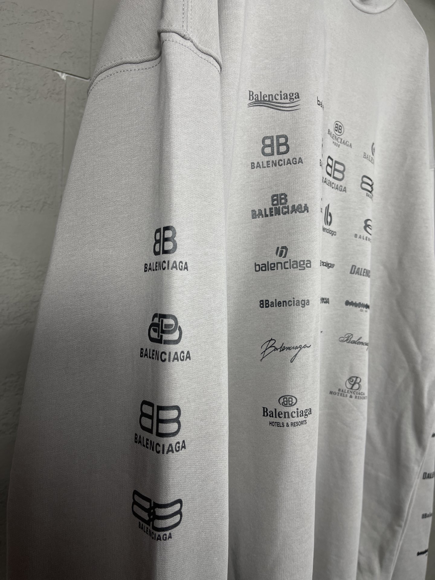 Balenciaga clothing-213