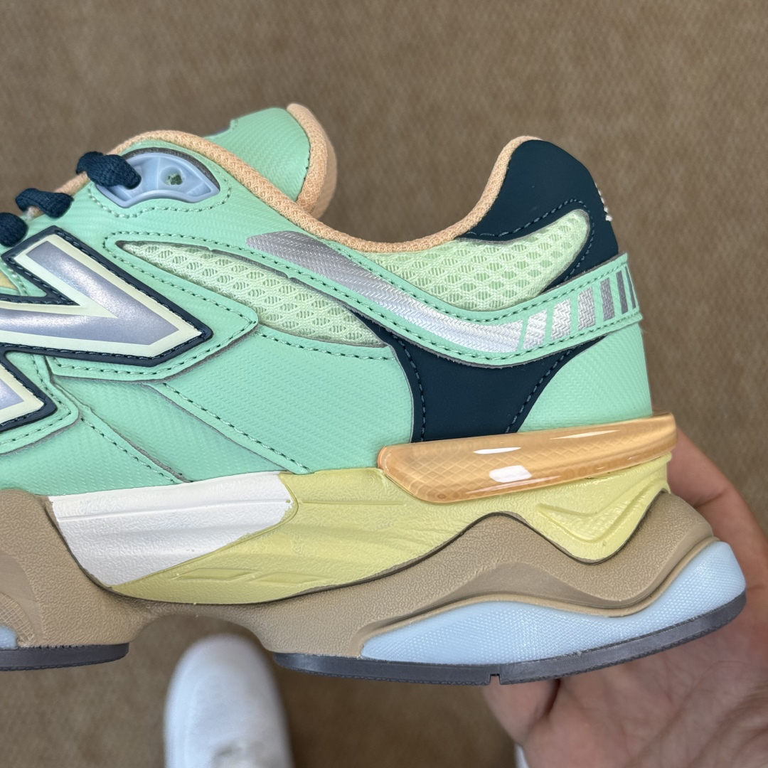 New Balance Sneakers-236