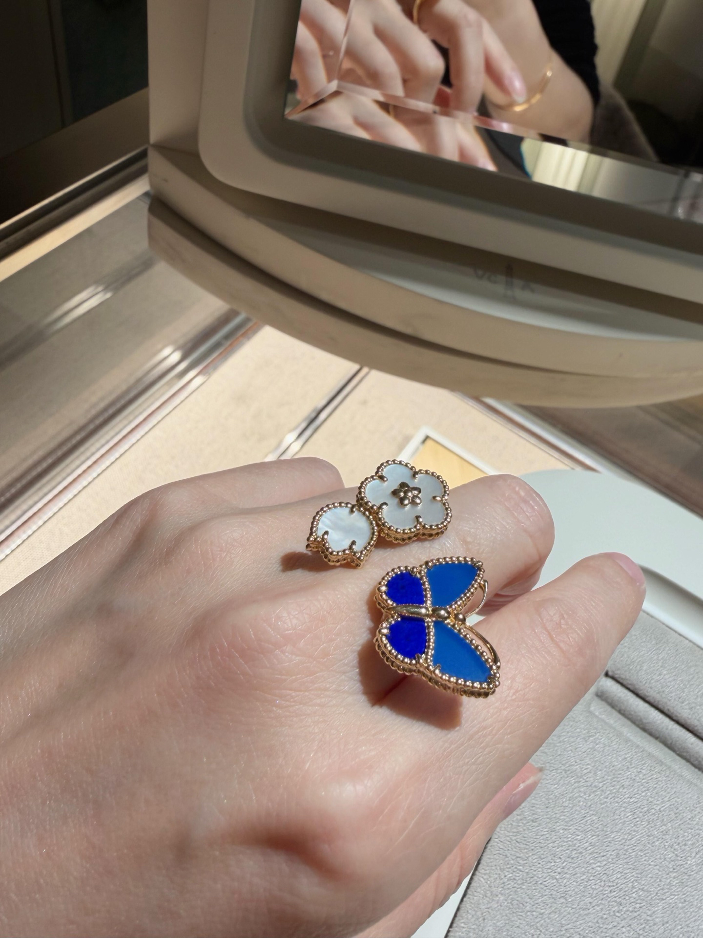 Van Cleef & Arpels ring-104