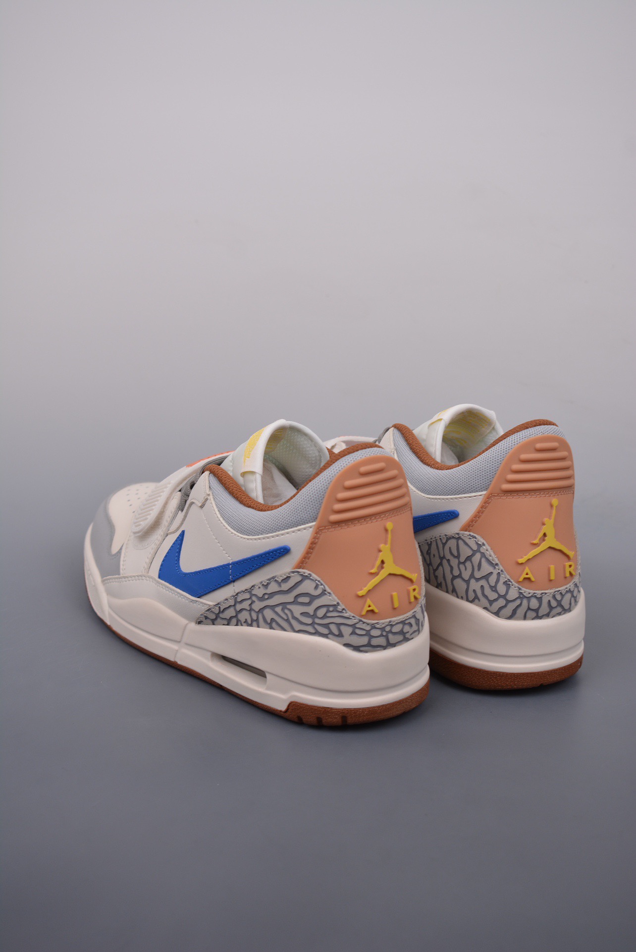 Nike Sneakers-325