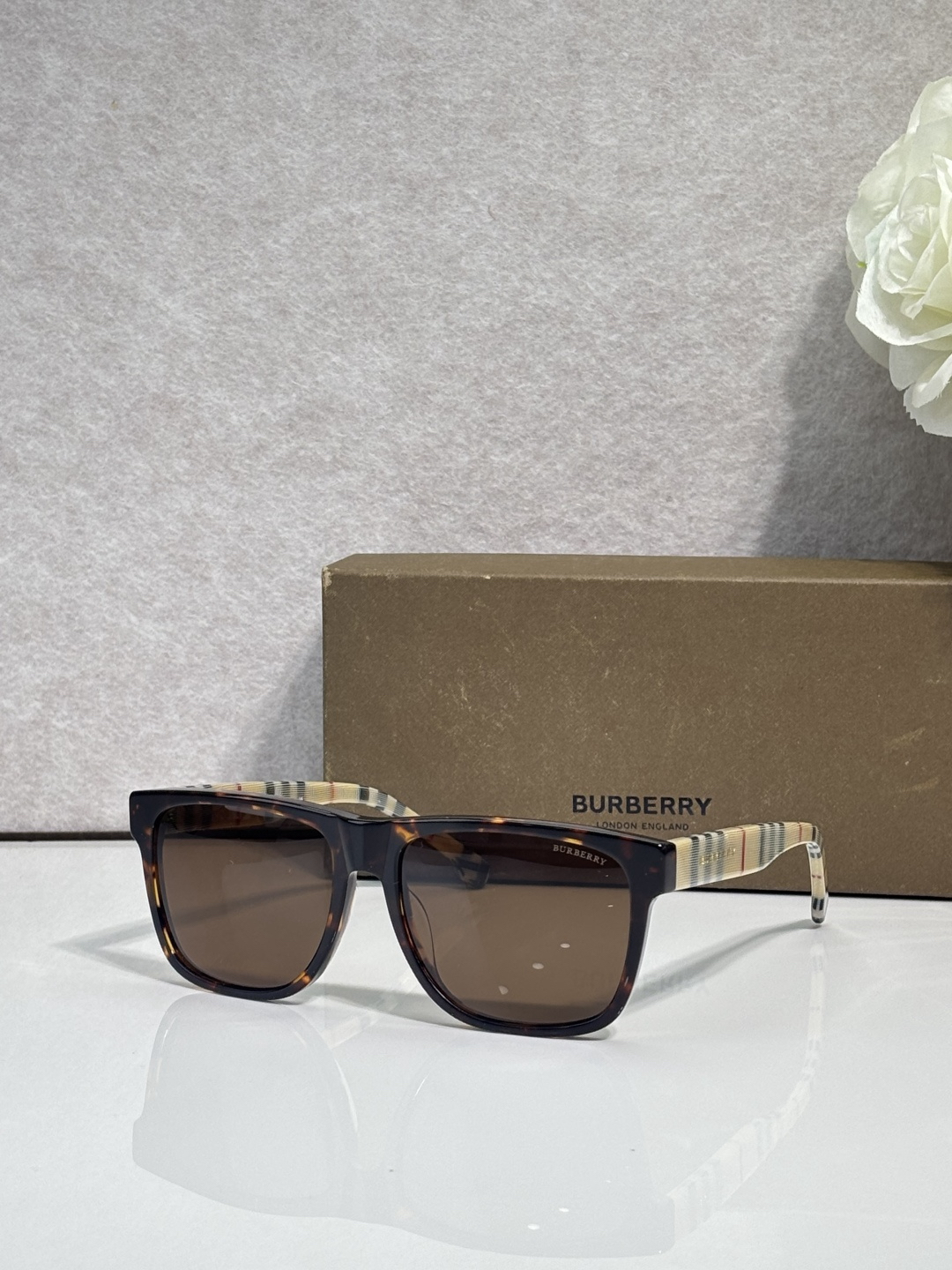 Burberry glasses-52