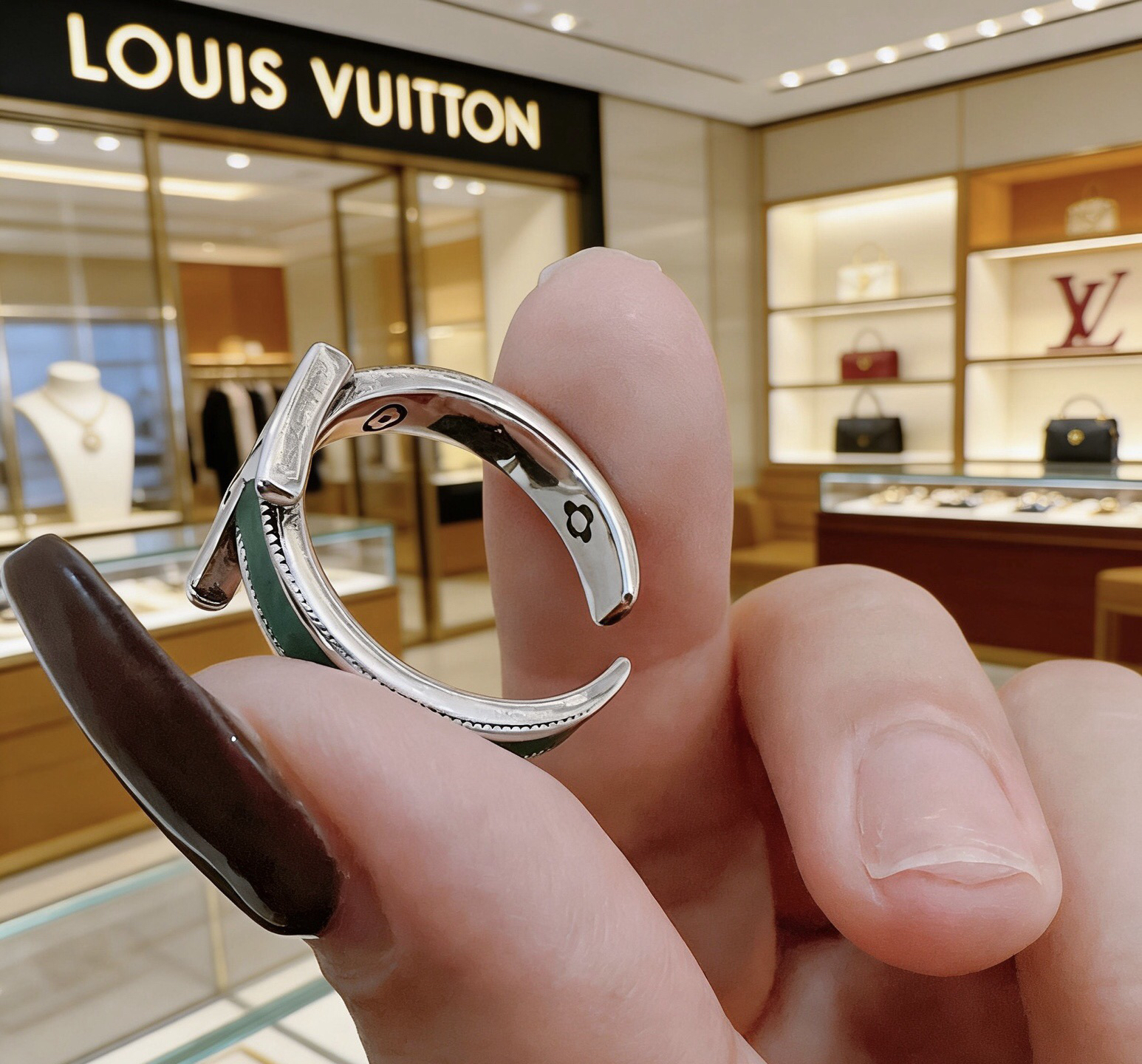 LV ring-7