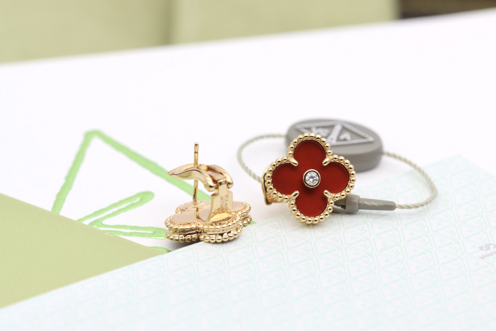 Van Cleef & Arpels earring-9