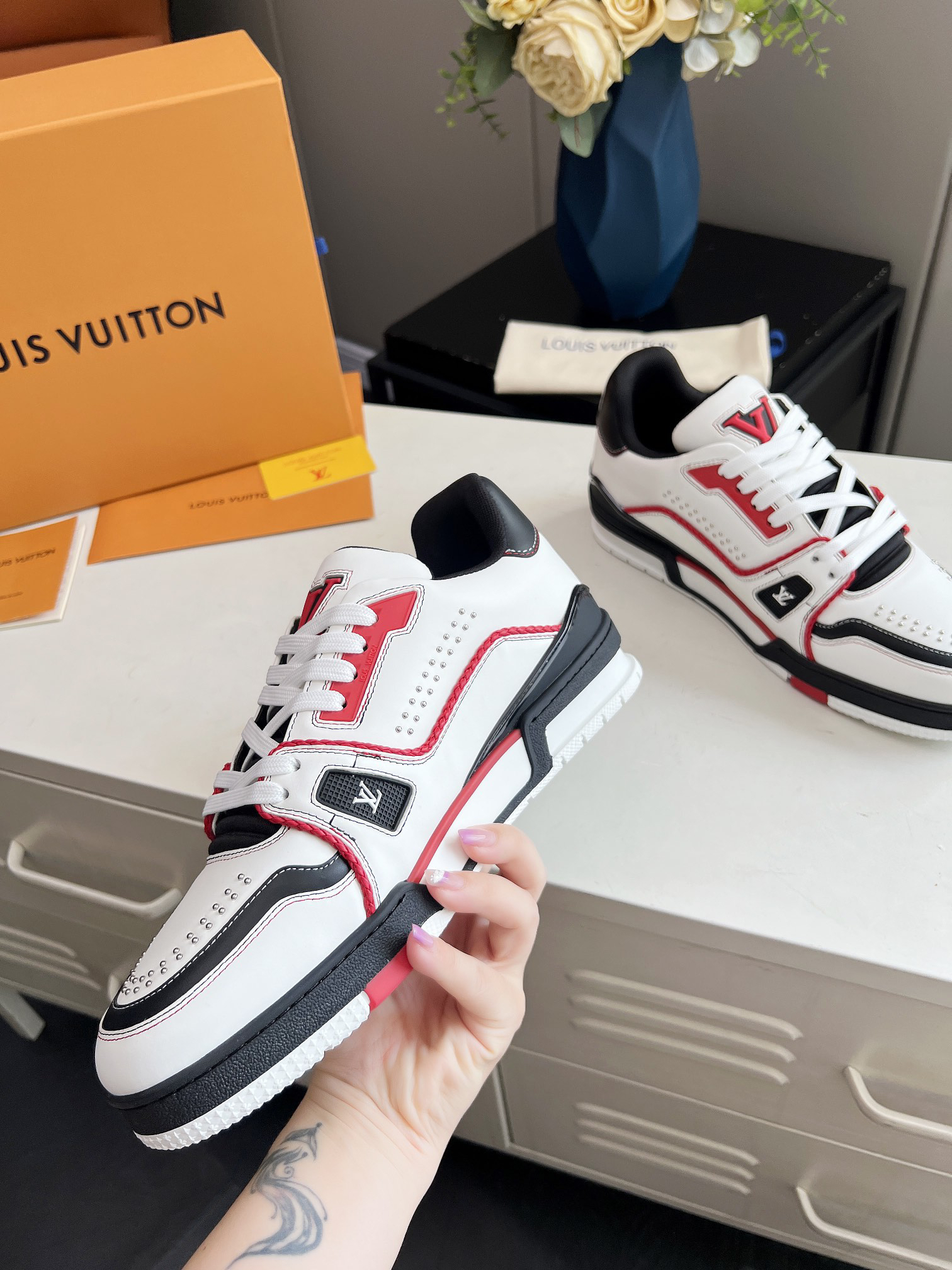 Lv Sneakers-68