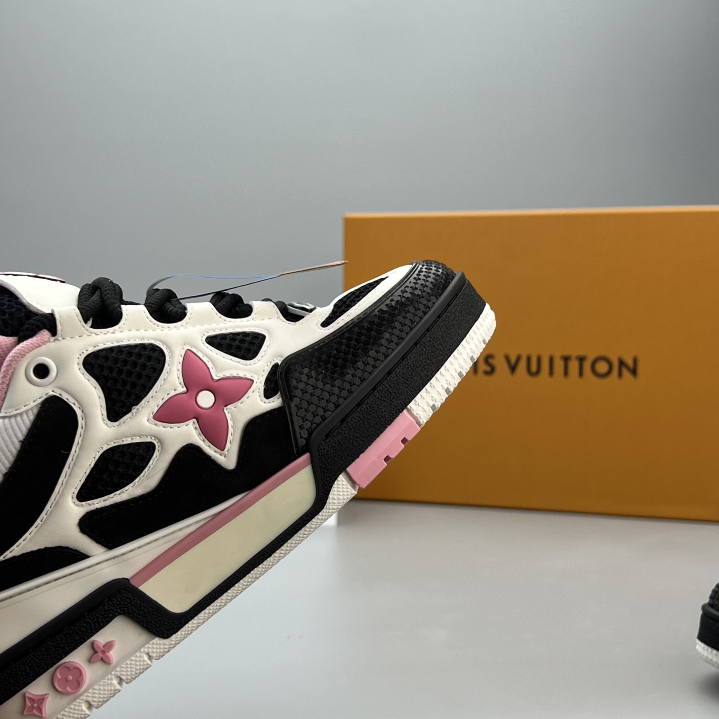 Lv Sneakers-141