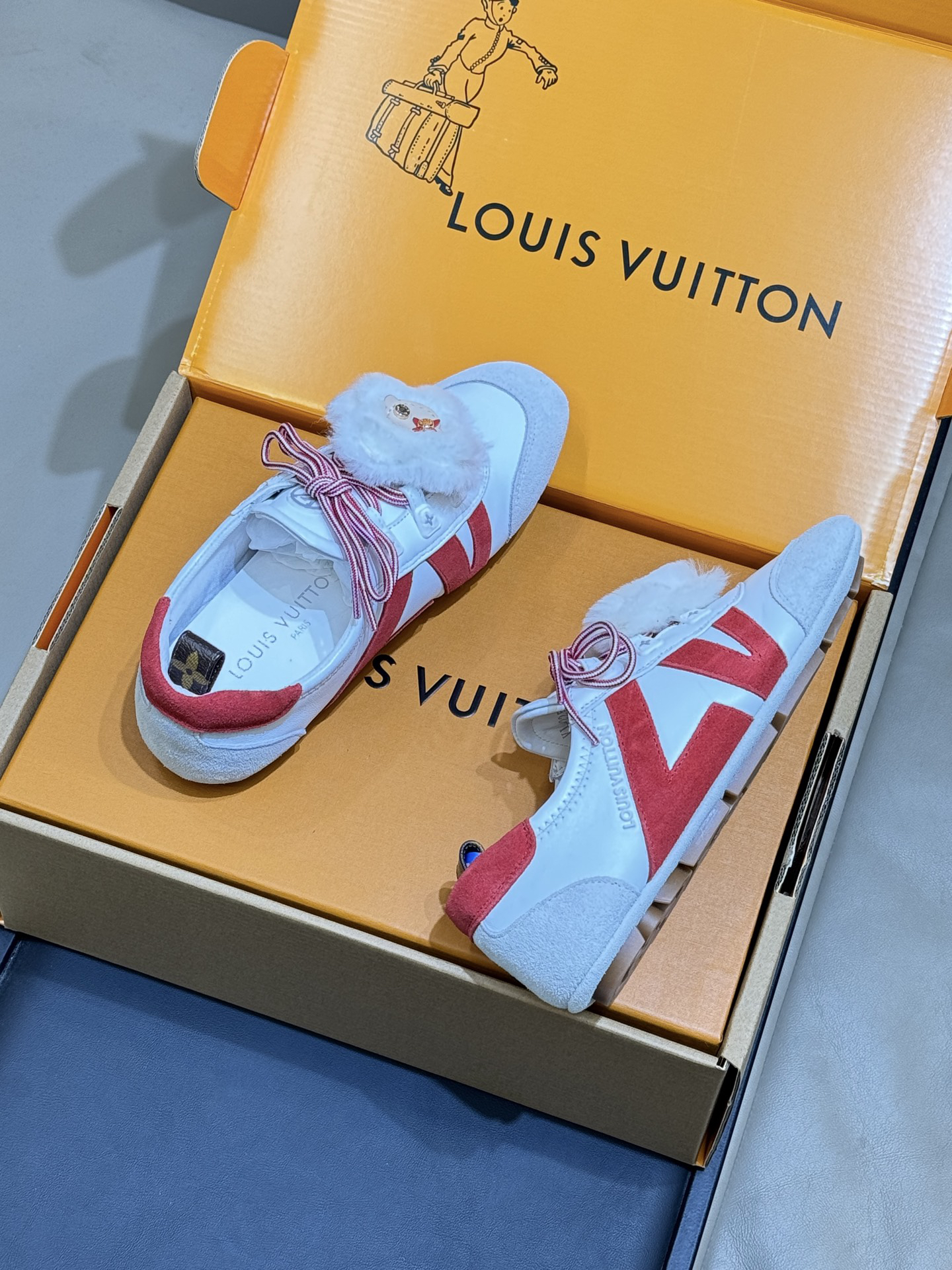 Lv Sneakers-231