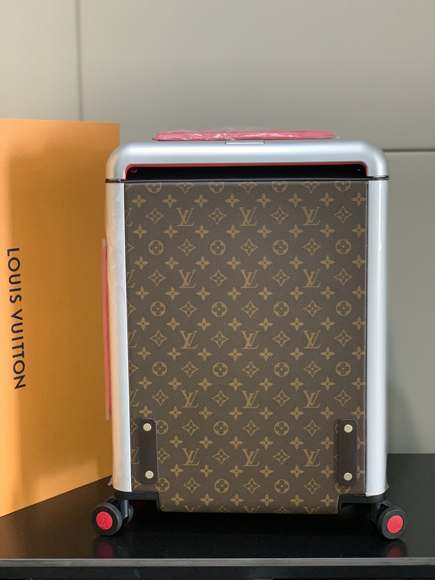 LV luggage-39