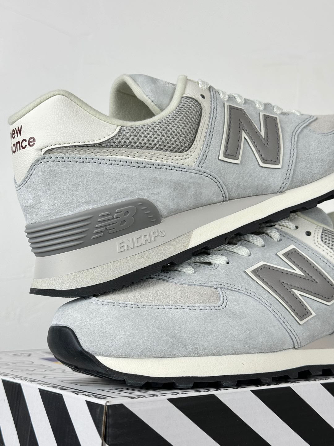 New Balance Sneakers-373