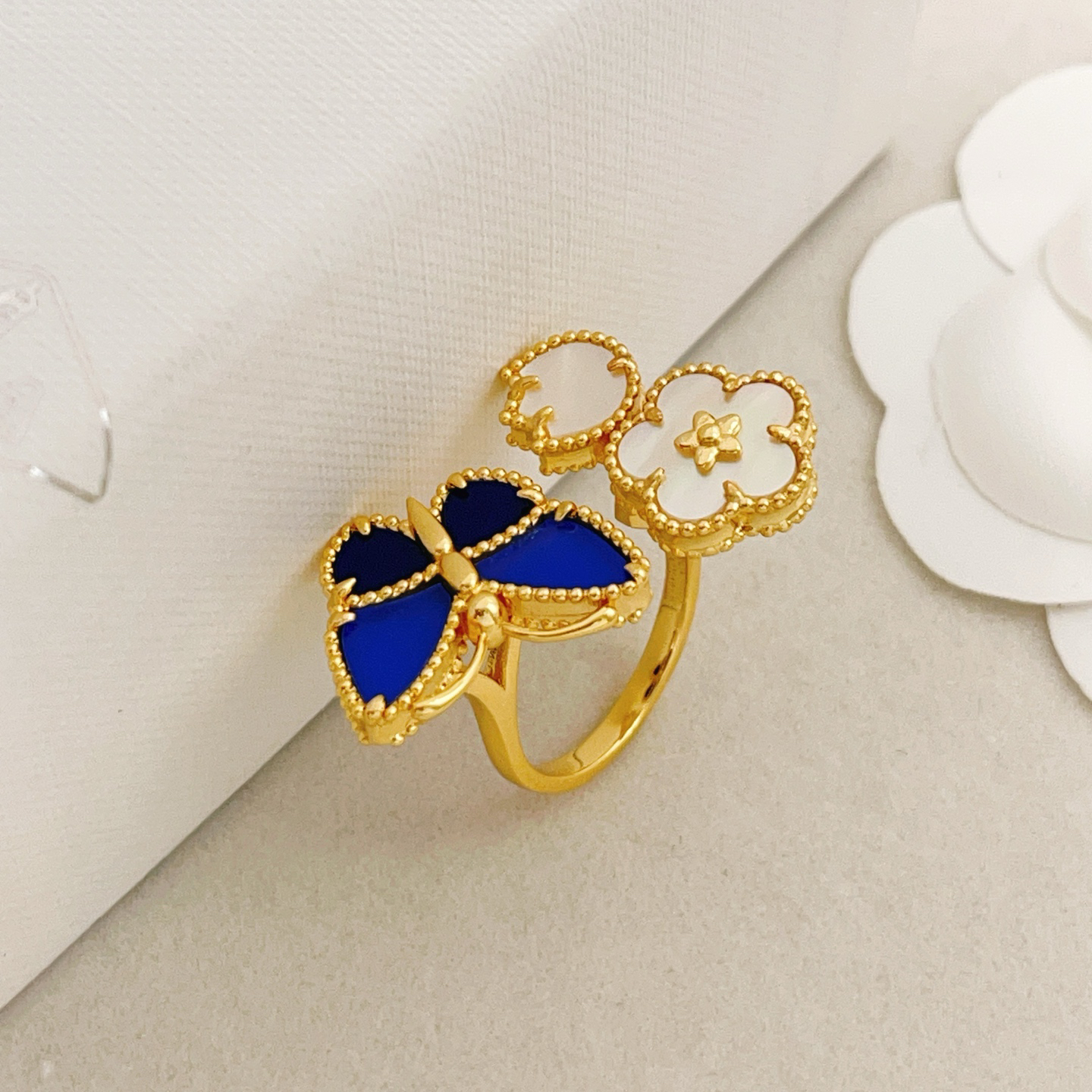 Van Cleef & Arpels ring-86
