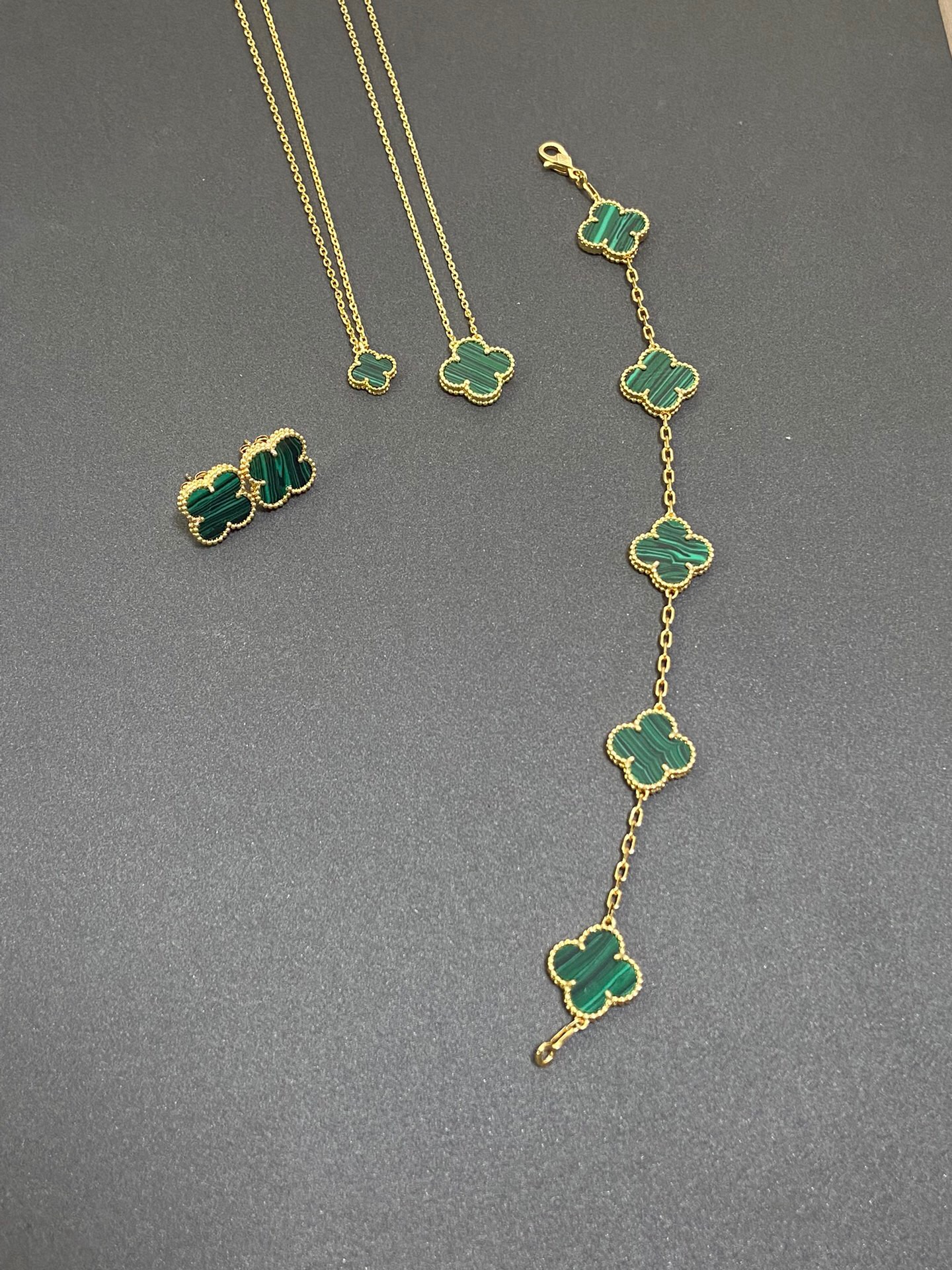 Van Cleef & Arpels earring-18