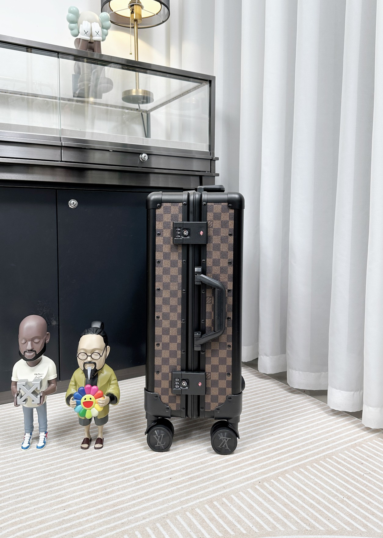 LV luggage-106