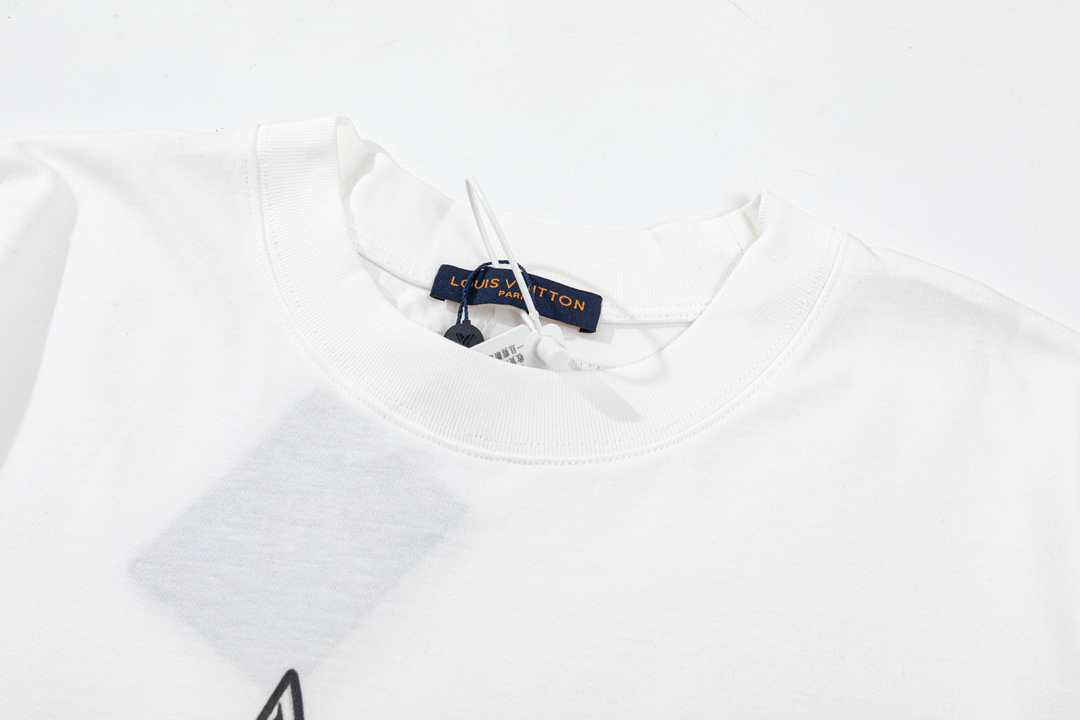 LV clothing-178