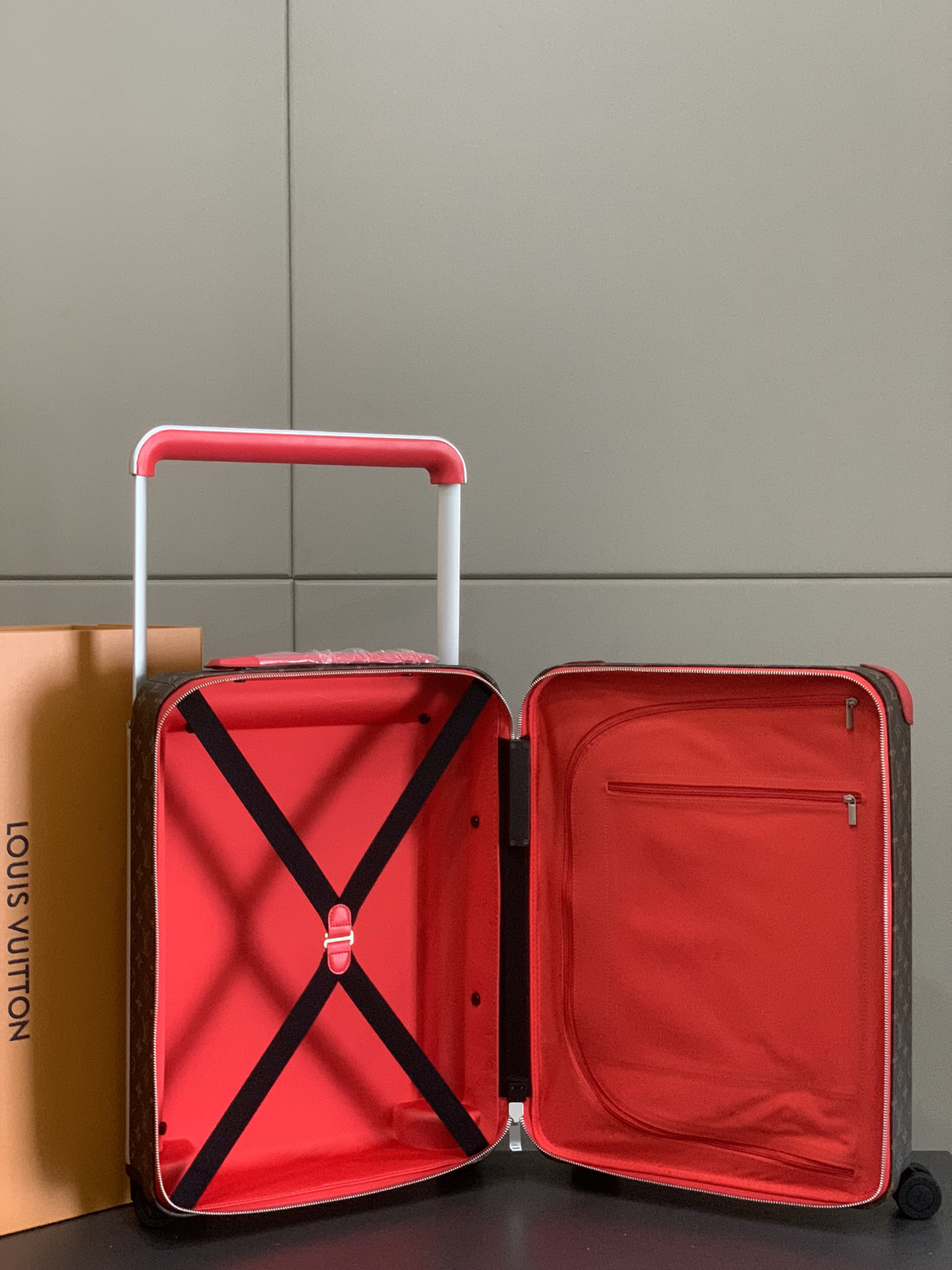 LV luggage-38