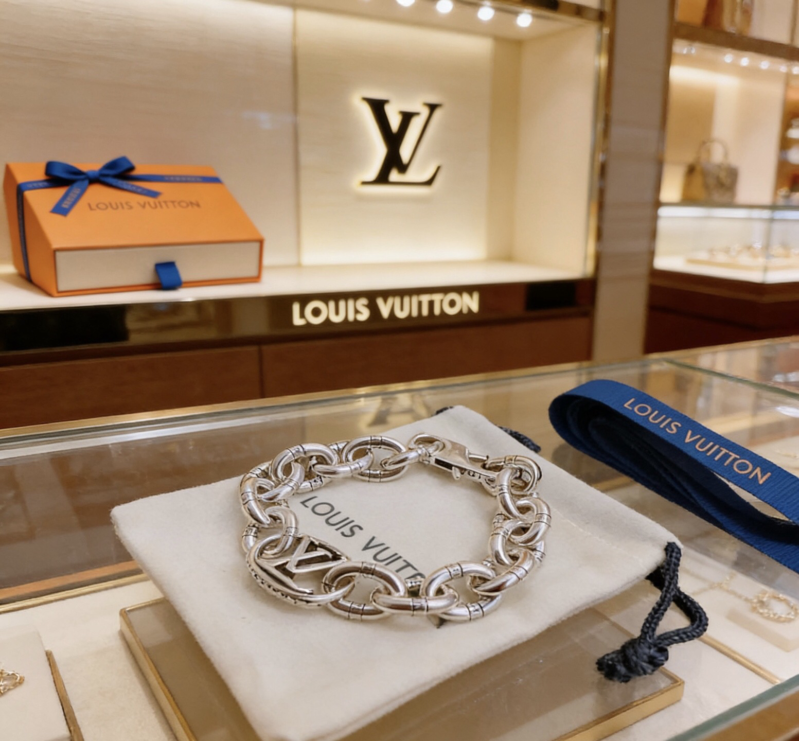 LV Bracelet-49