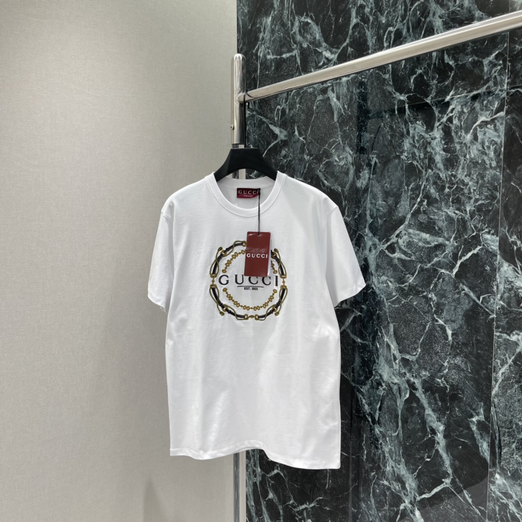 Gucci clothing-256