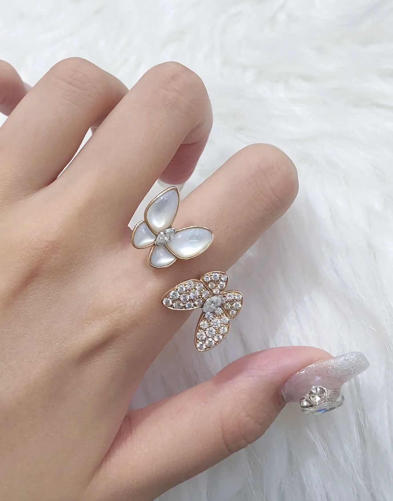 Van Cleef & Arpels ring-90
