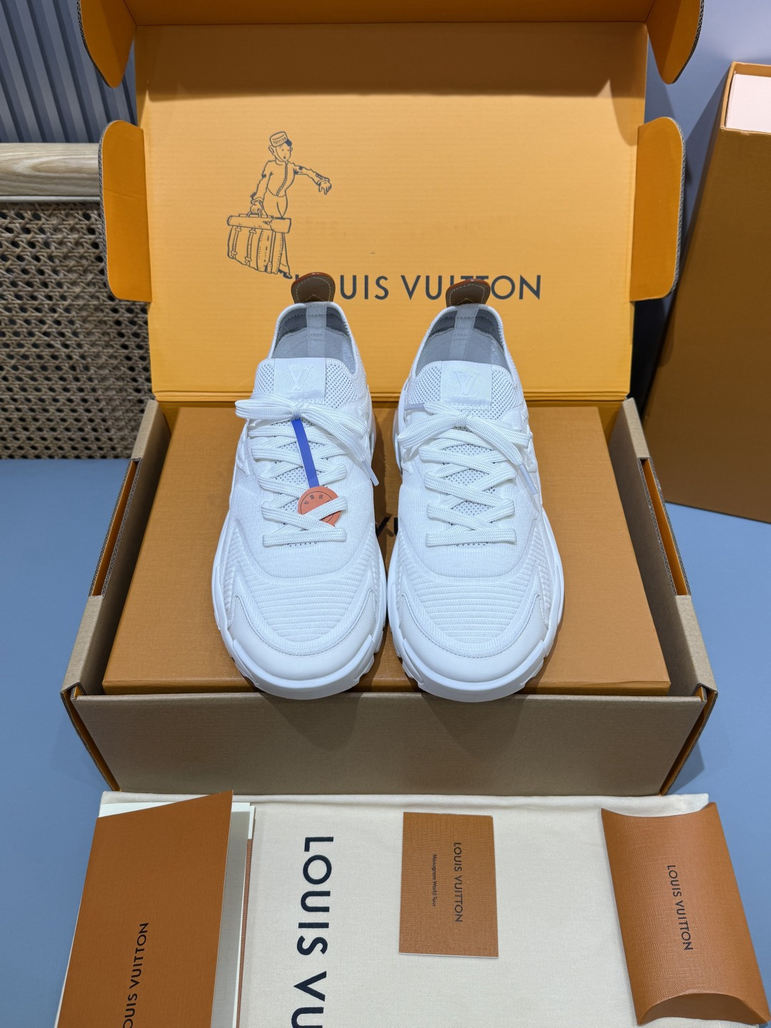 Lv Sneakers-167