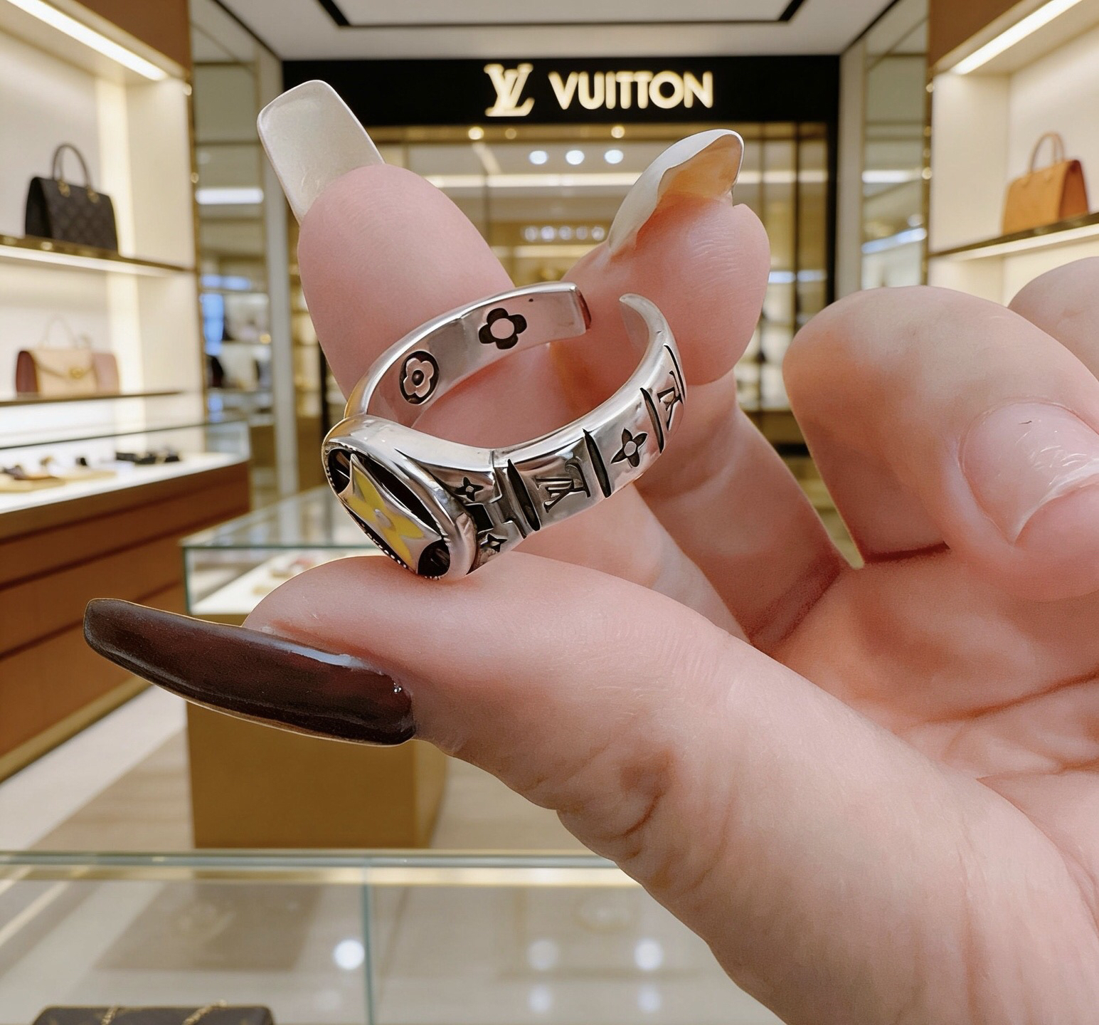 LV ring-10