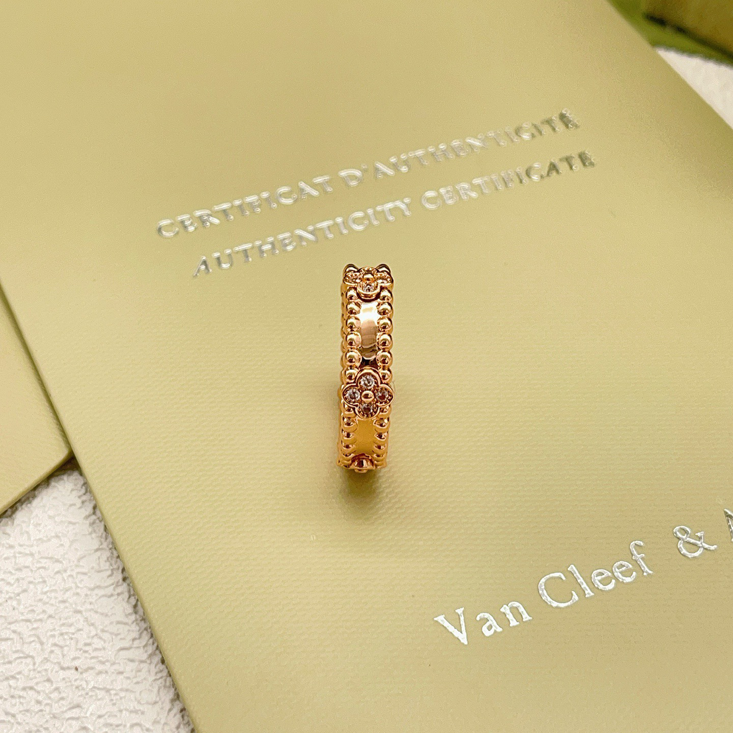 Van Cleef & Arpels ring-21