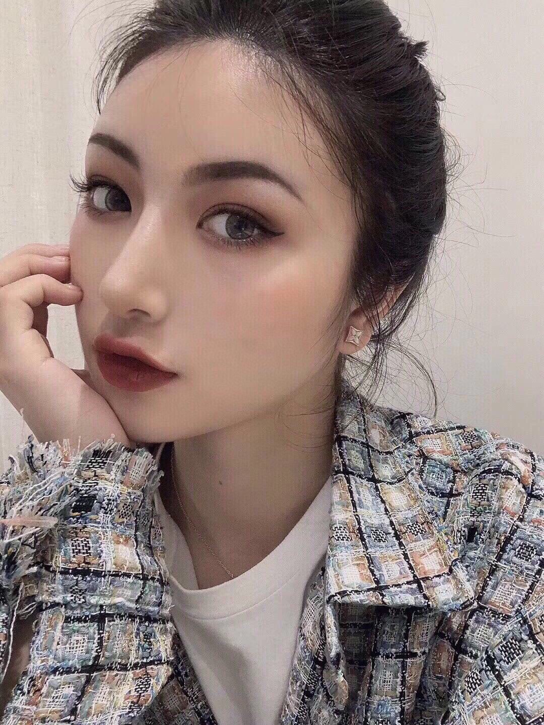 LV earrings-1