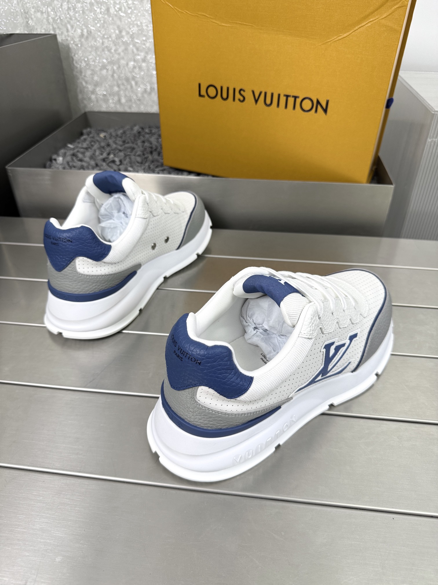 Lv Sneakers-159