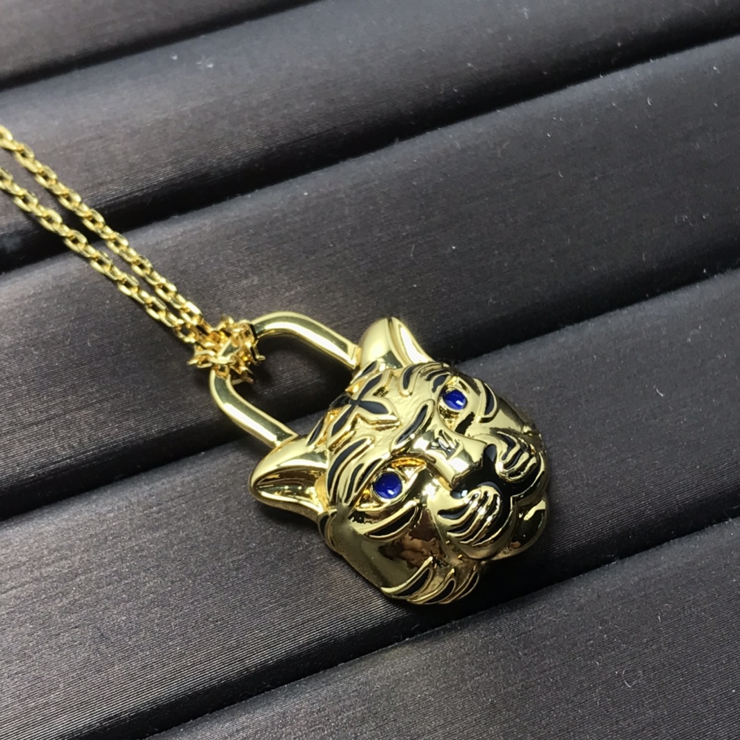 LV necklace-23