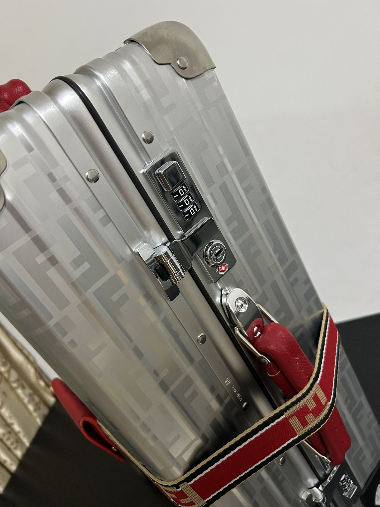 Fendi luggage-7