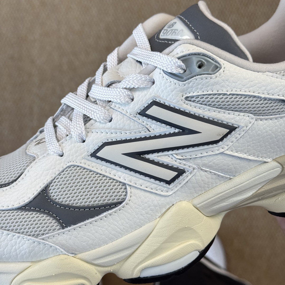 New Balance Sneakers-263