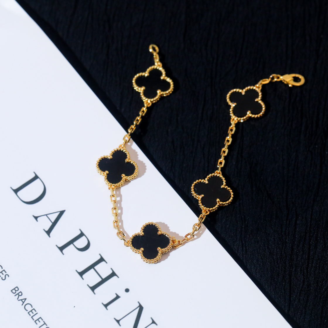 Van Cleef & Arpels Bracelet-74