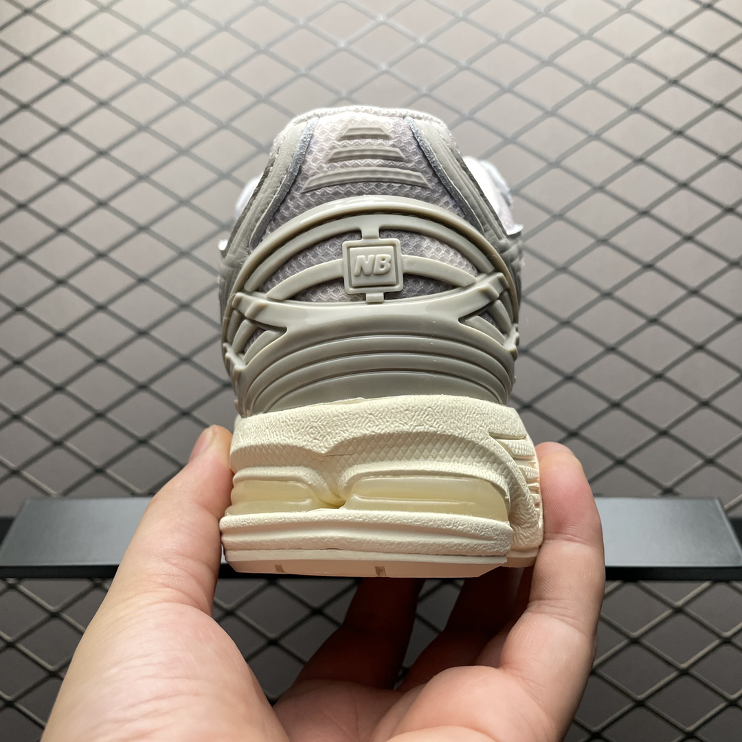 New Balance Sneakers-35