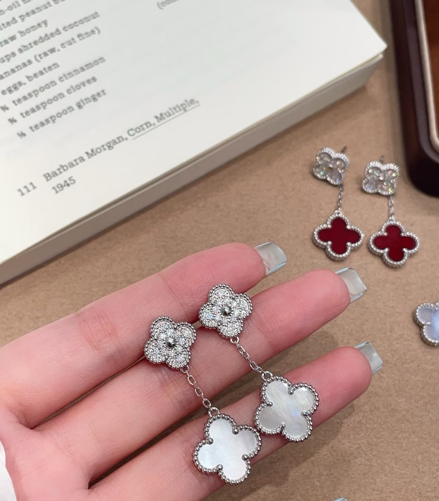 Van Cleef & Arpels earring-93