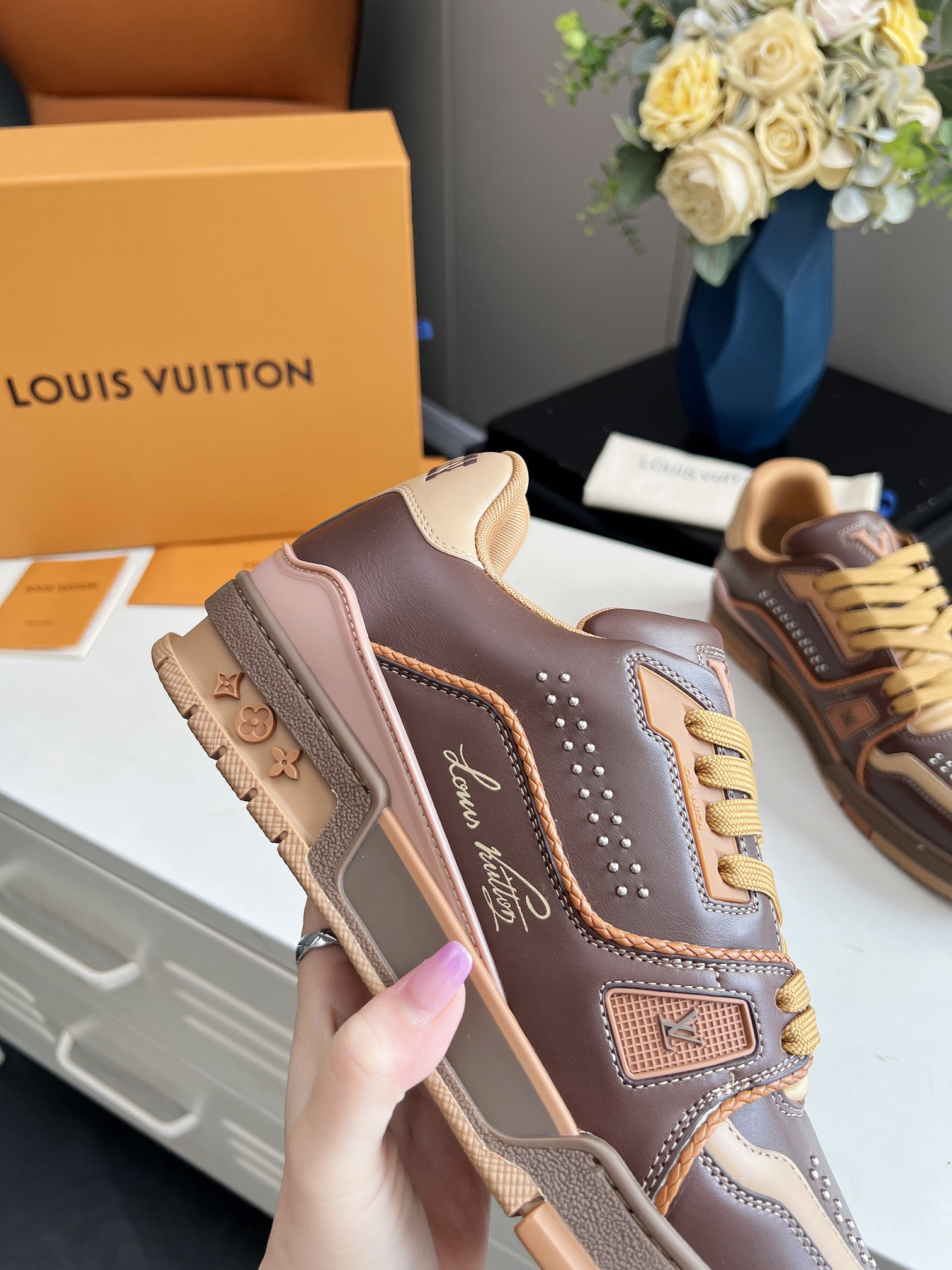 Lv Sneakers-70