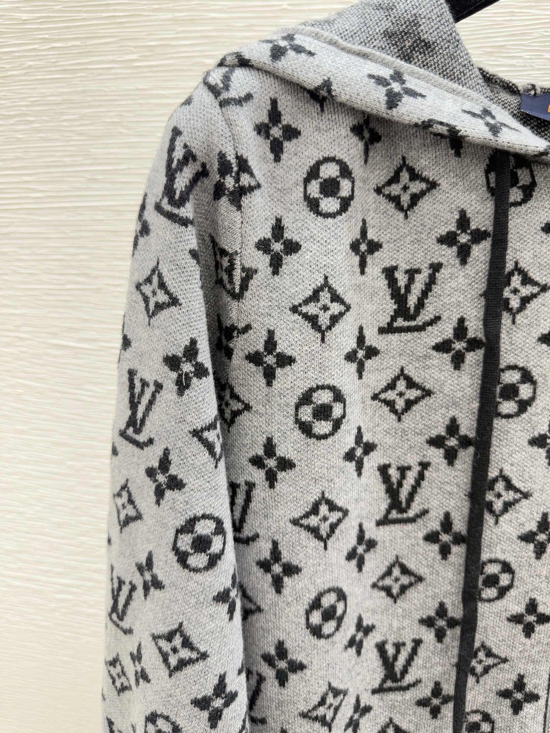 LV Clothing-320