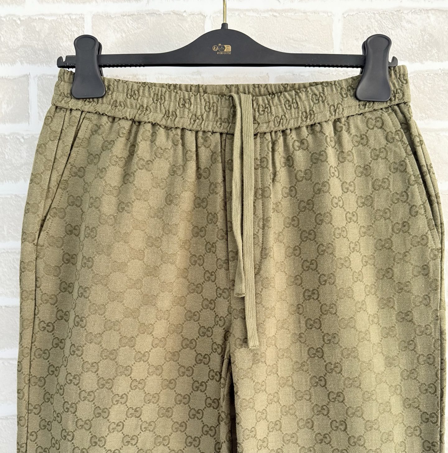 Gucci Clothing-119
