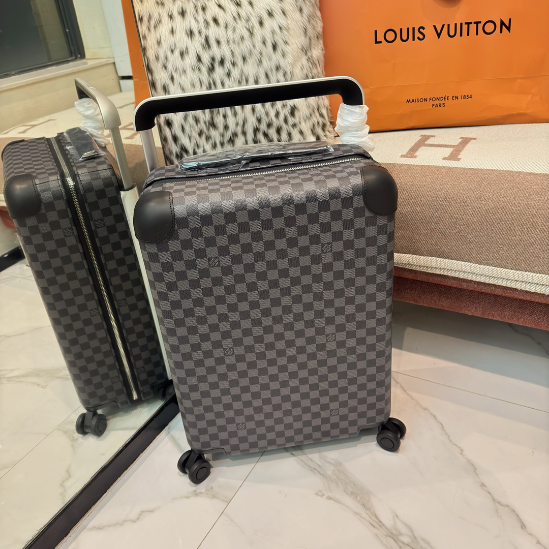 LV luggage-76