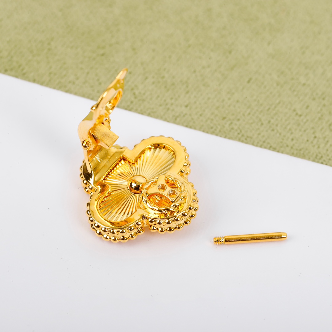 Van Cleef & Arpels earring-38